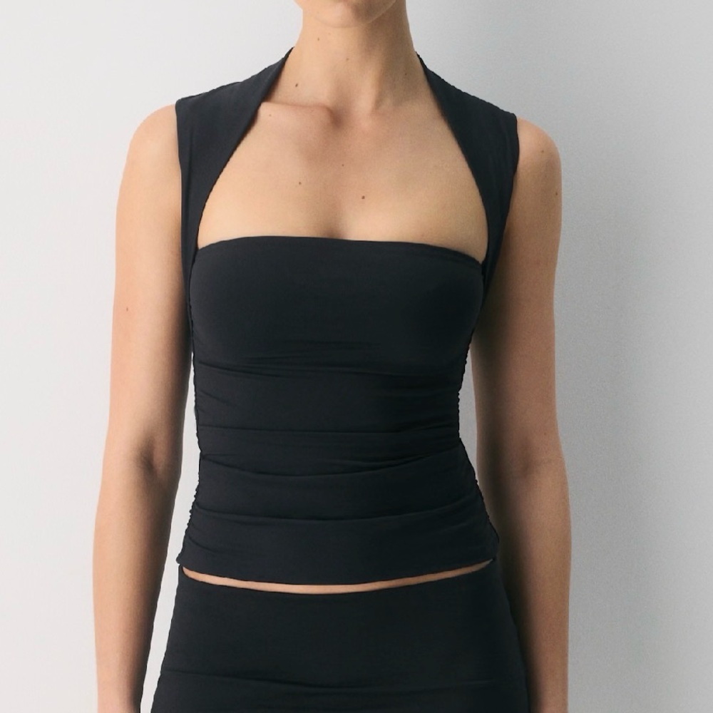 Aritzia Contour Black Flourish Top in M